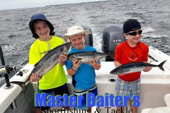 01 03 2018 Victors Fish with kids in bay 650 pxls MBText