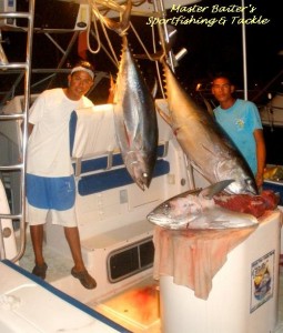 Yellowfin-Tuna-with-Capt.-Victor-and-First-Mate-Fleco-Fish-Hog-16hrs